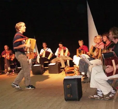 stages et ateliers dirigés par Christian OLLER musicien, collecteur de sons, accordéoniste